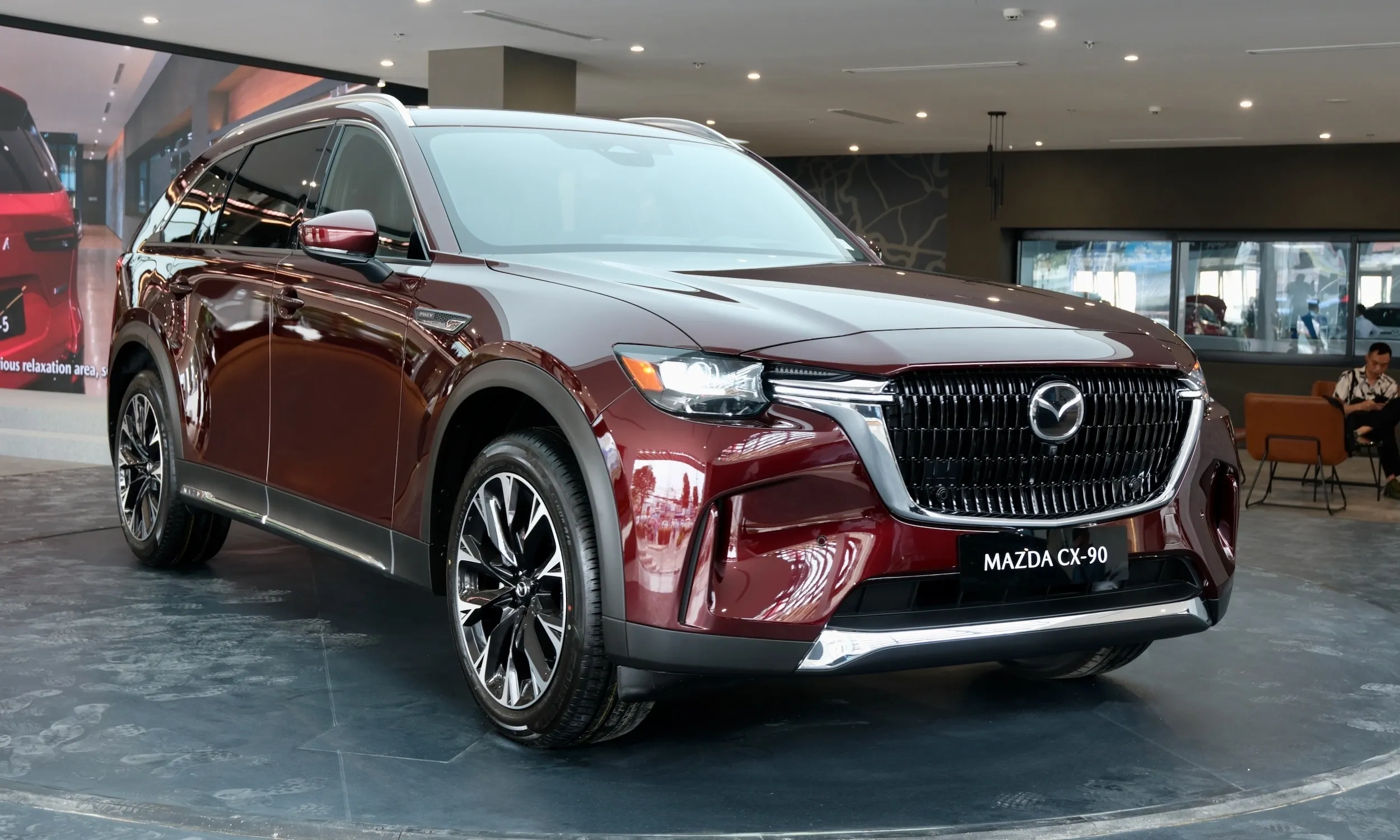 Mazda CX-90 sắp bán tại Việt Nam, giá từ 2,479 tỷ đồng