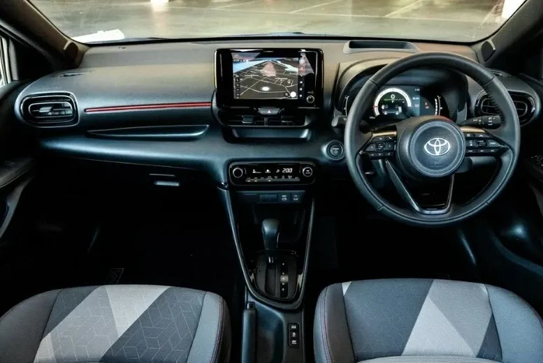 Toyota Yaris Hybrid 2026 lộ diện với thiết kế nội thất hiện đại