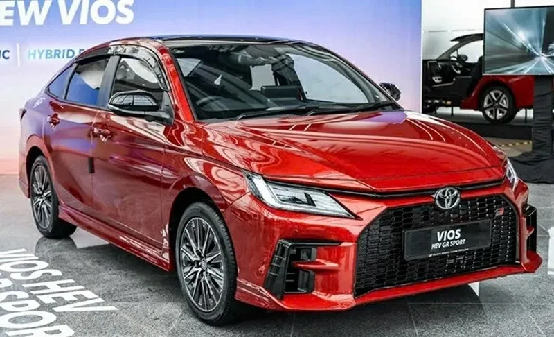 Toyota Vios hybrid tiếp tục ra mắt tại Malaysia, giá từ 690 triệu đồng