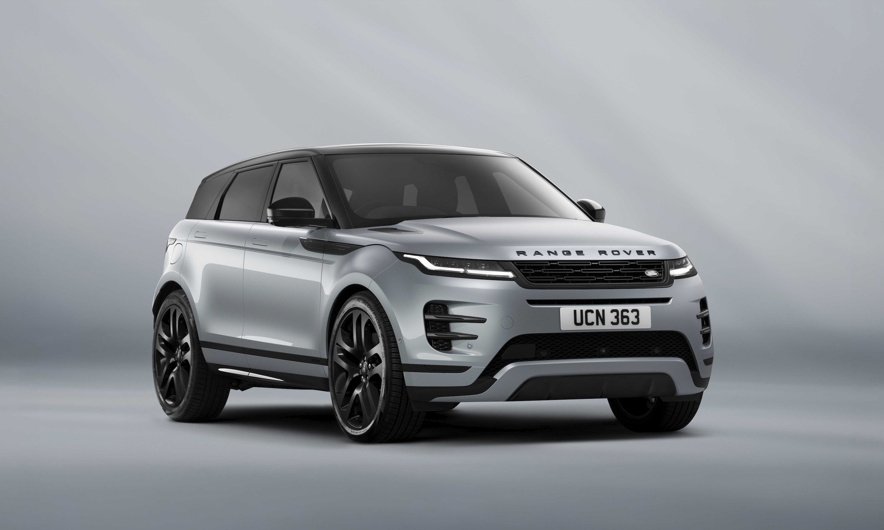 Range Rover Evoque 2026 ra mắt bản plug-in hybrid, giá 3,319 tỷ đồng