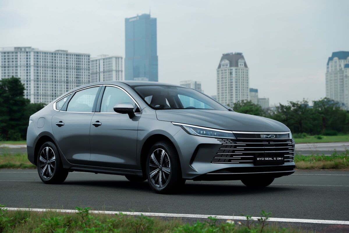 Tầm giá 600 triệu đồng, xe hybrid nào tiết kiệm nhiên liệu nhất?