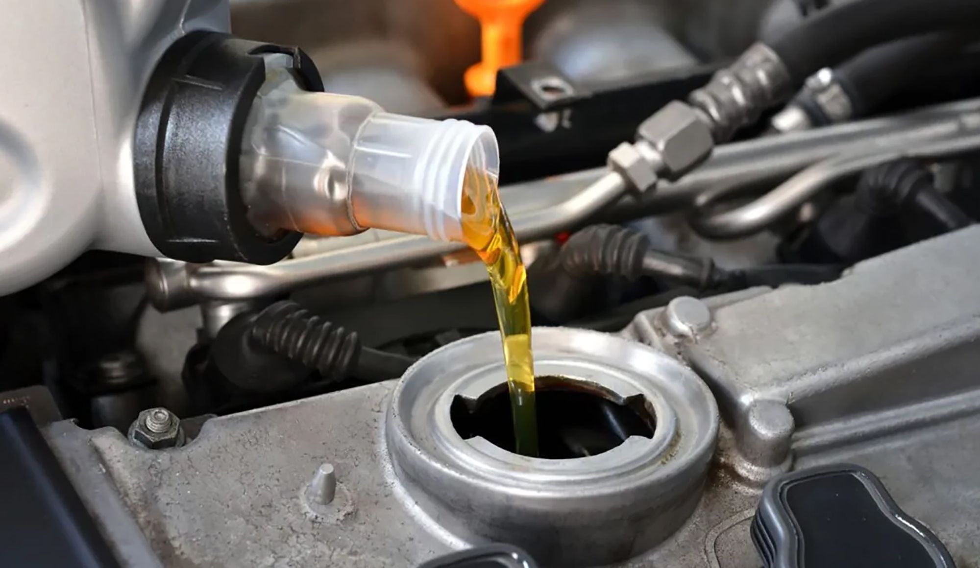 Những sai lầm khi thay dầu động cơ cần tránh