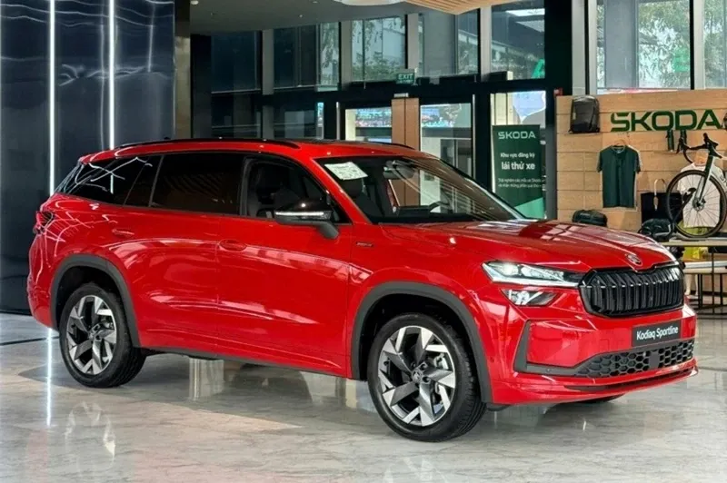 Skoda Kodiaq 2026 cập bến đại lý Việt Nam, giá từ 1,628 tỷ đồng