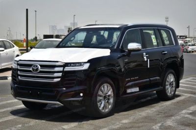 Toyota Land Cruiser hybrid sắp về Việt Nam, liệu có bán chênh giá?