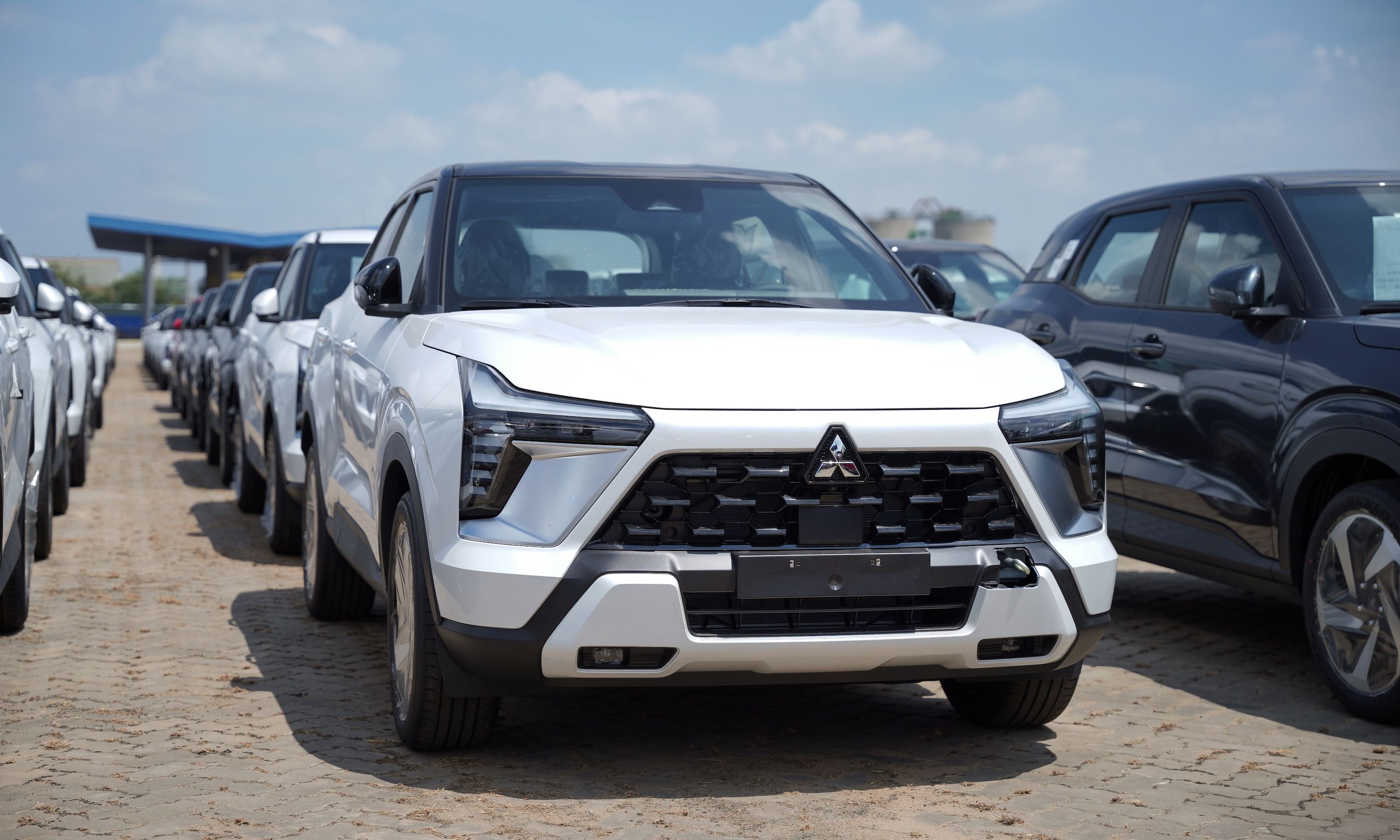 Mitsubishi Xforce 2026 ra mắt, giá từ 605 triệu đồng
