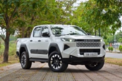 Bán tải tiền tỷ - Toyota Hilux 'so găng' cùng Ford Ranger Wildtrak
