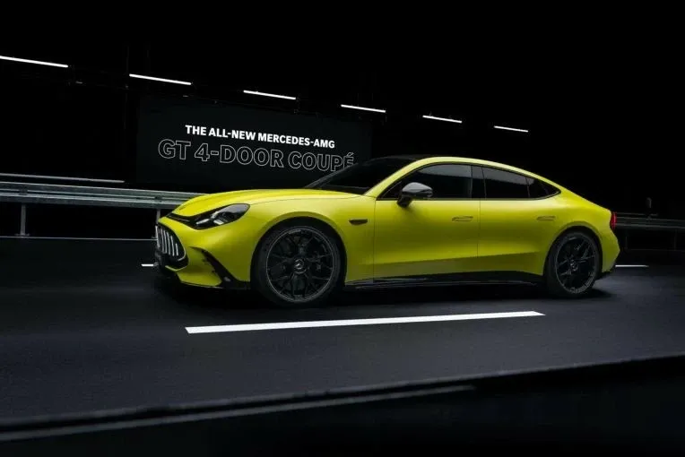 Cận cảnh Mercedes-AMG GT Coupe 4 cửa thế hệ mới vừa ra mắt