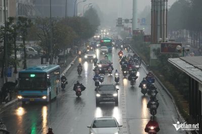 Những nguyên tắc giúp lái xe an toàn khi trời mưa lớn, tầm nhìn hạn chế