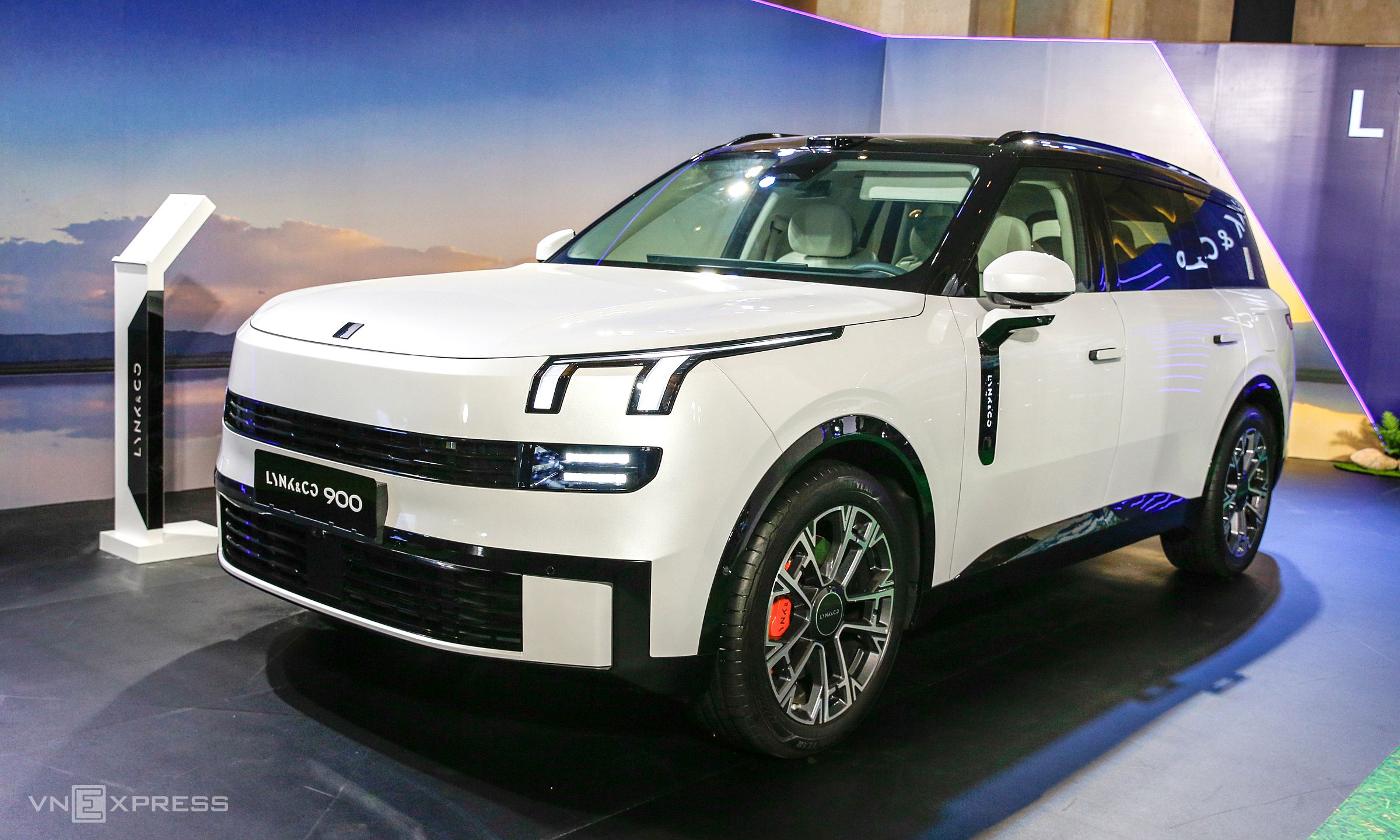 Lynk & Co 900 - SUV cỡ lớn 6 ghế, giá 3,069 tỷ đồng
