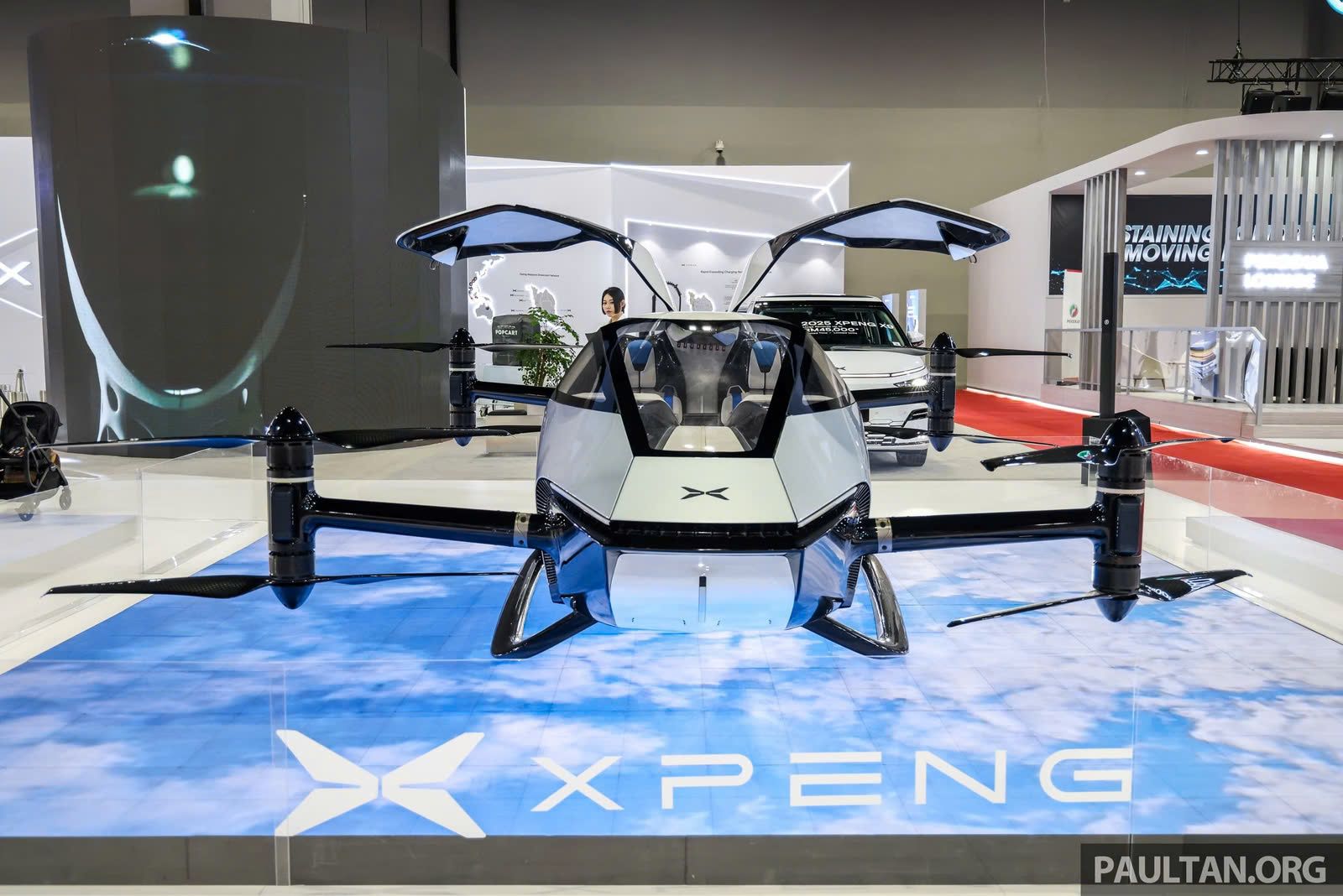 Xe bay Xpeng chở hai người, dùng điện hoàn toàn