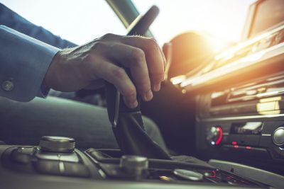 Hỏng hộp số ô tô giữa đường: Ác mộng của tài xế Việt và cách xử lý an toàn