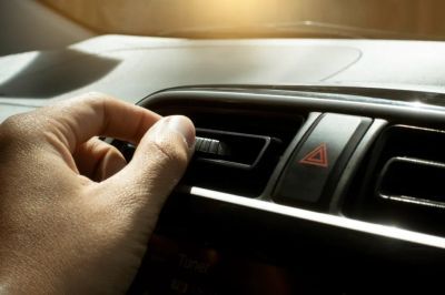 Mẹo làm mát ô tô ngày nắng nóng bằng vật rẻ tiền sẵn có trong bếp