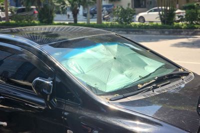 Tấm che nắng kính lái ô tô: Phụ kiện giá rẻ có thực sự chống nóng hiệu quả?