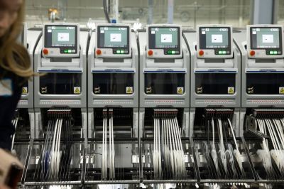 Ngành ôtô Mỹ chạy đua loại bỏ phần cứng xuất xứ từ Trung Quốc