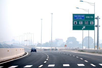 Đề xuất bố trí làn vượt xe, cấm 'mượn' làn ngược chiều có phù hợp?