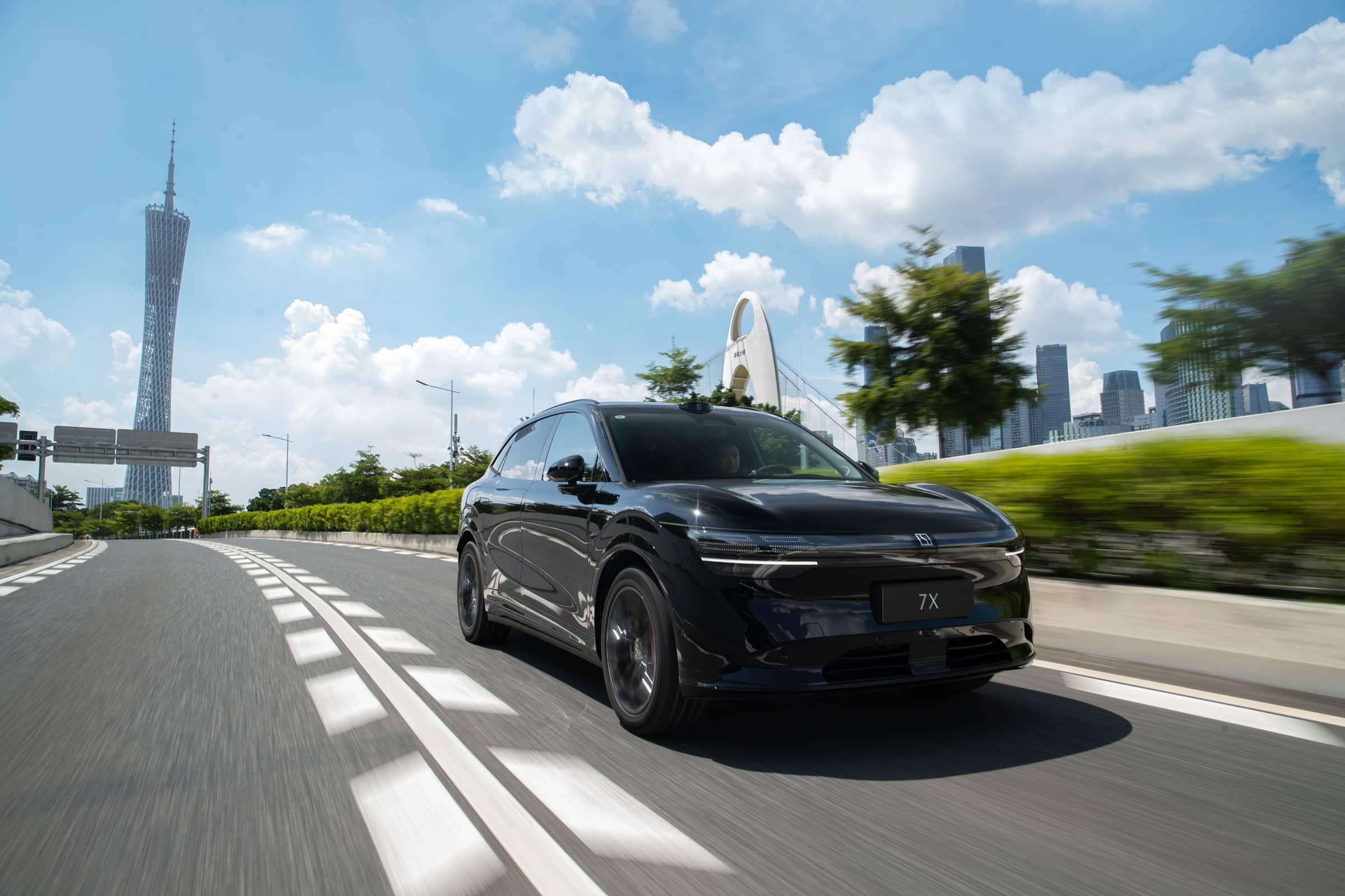 SUV cỡ trung - điểm đến mới của các hãng xe tại Việt Nam