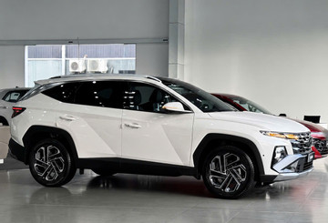 Đại lý tăng tốc xả hàng tồn kho, xe VIN 2025 giảm cả trăm triệu 