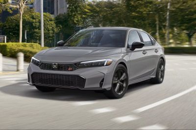 5 mẫu sedan cỡ C chạy xăng, không phải xe hybrid nhưng vẫn tiết kiệm nhiên liệu