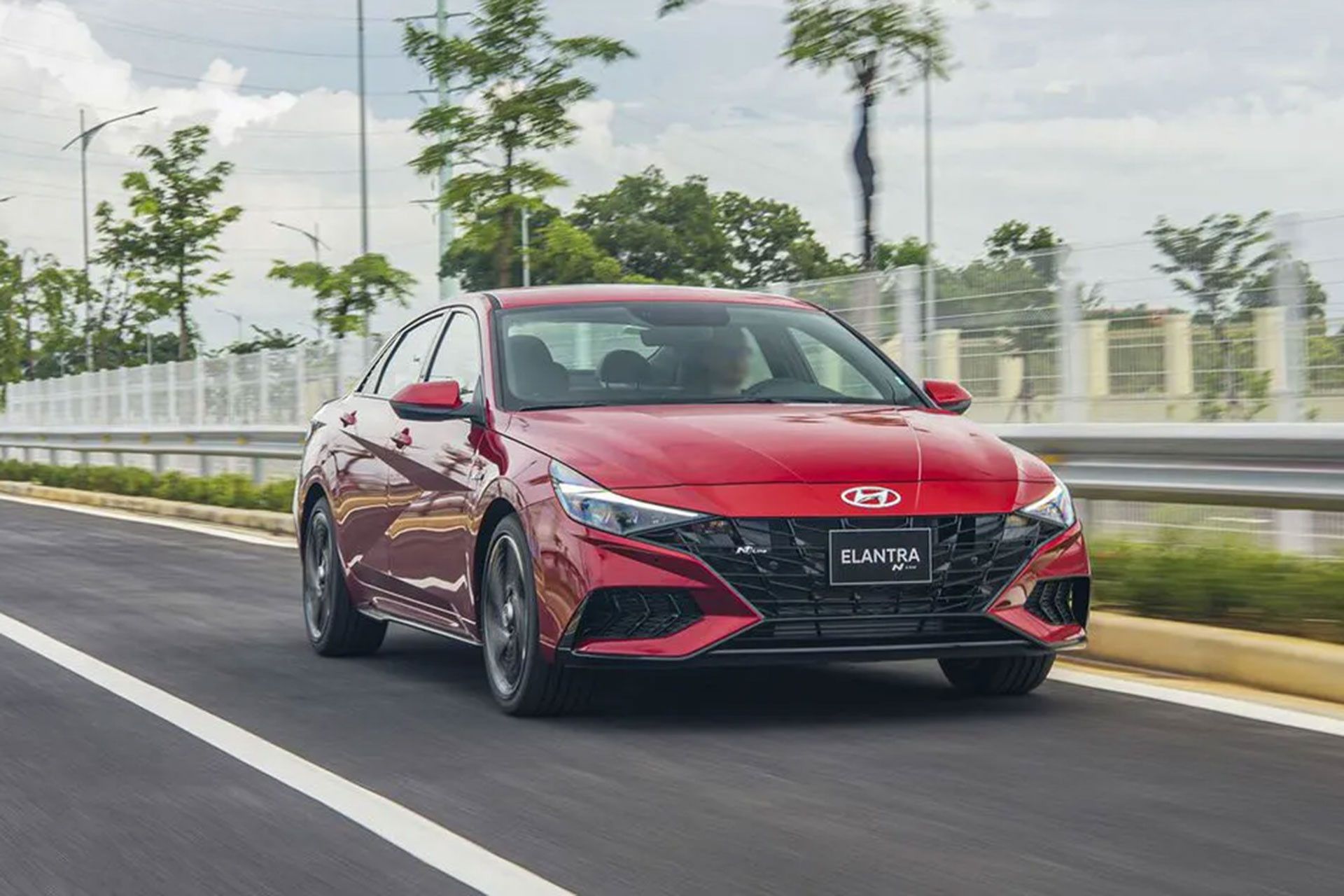 Top 10 xe bán chậm tháng 7: Hyundai Elantra lần đầu đứng 'đội sổ'