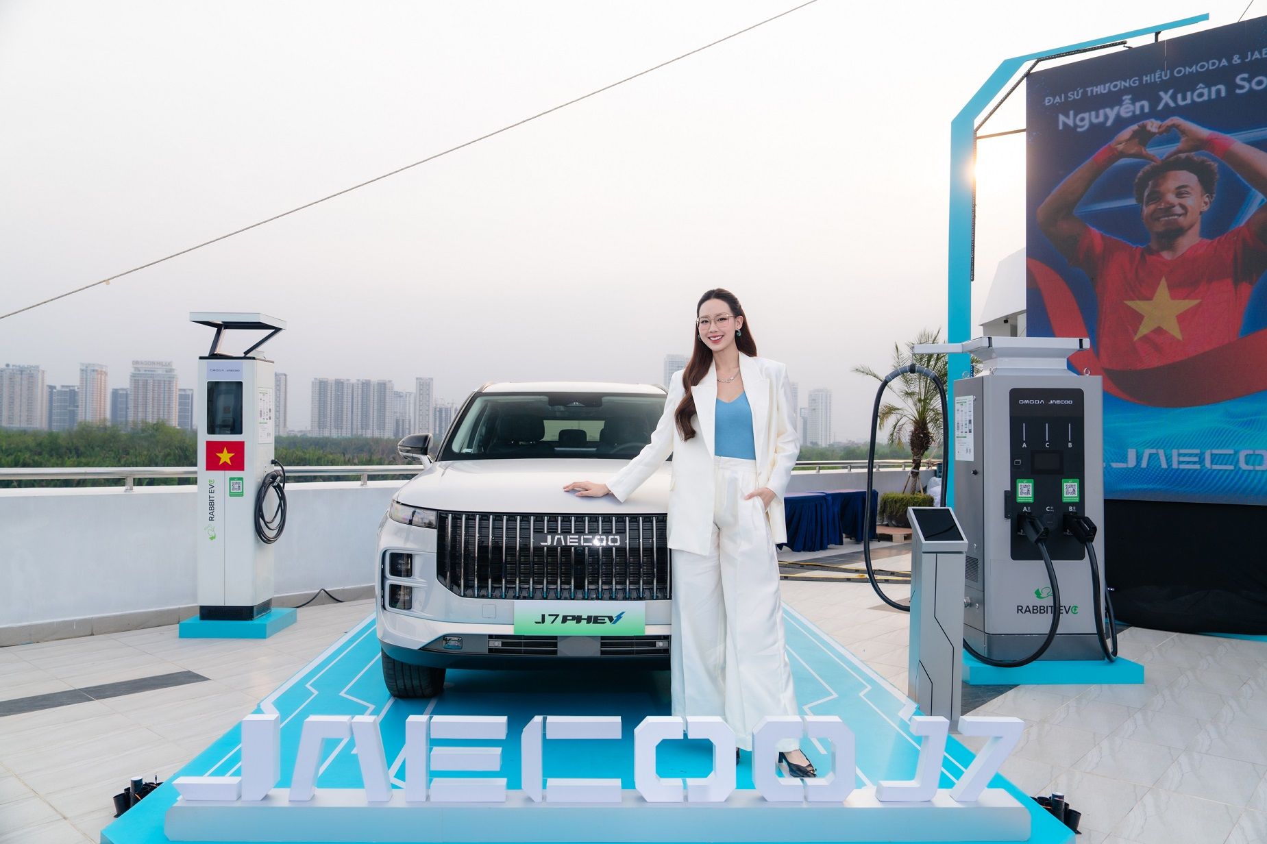 Những mẫu xe chạy hàng trăm cây số không tốn một giọt xăng