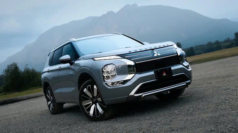 Mitsubishi Outlander PHEV 2026 có thể chạy thuần điện 72 km