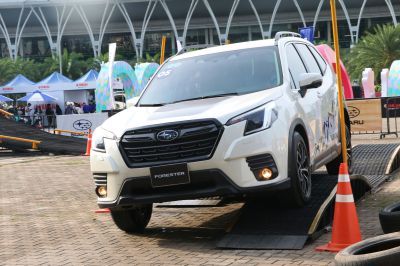 Các hãng xe tại Việt Nam loay hoay 'dọn kho' ôtô đời cũ