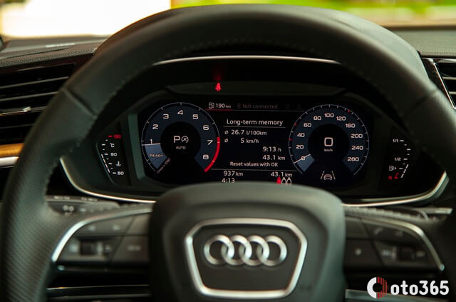 cụm đồng hồ sau vô lăng xe Audi Q3 2024