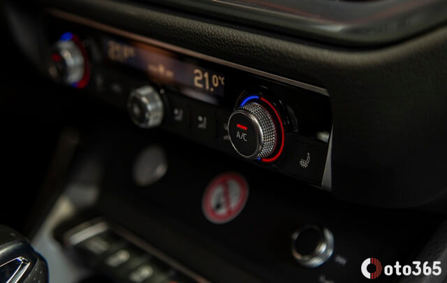 núm điều khiển điều hòa xe Audi Q3 2024