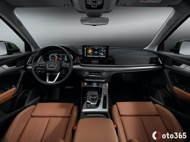 khoang lái xe Audi Q5 2024