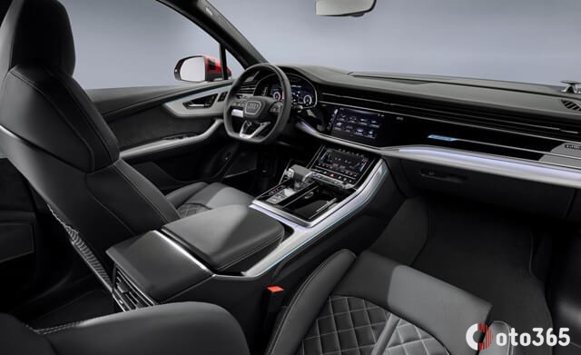 khoang lái xe Audi Q7 2024