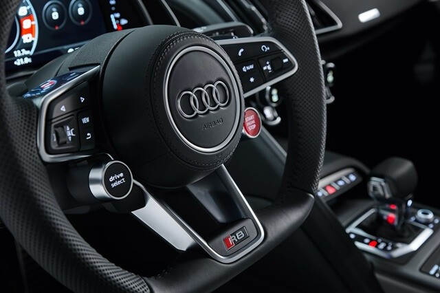 Audi-R8-2021-vo-lang