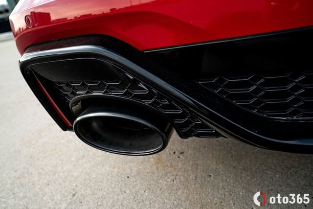 ống xả trên xe Audi RS6 Avant