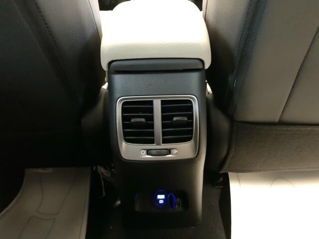 cua-gio-dieu-hoa-sau-xe-hyundai-accent