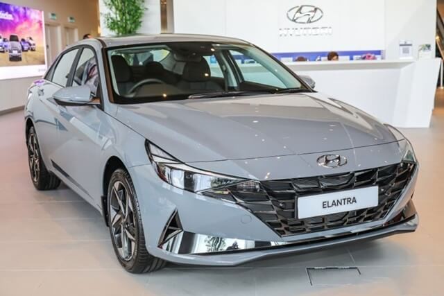 Xe Hyundai-Elantra-2023 màu xám