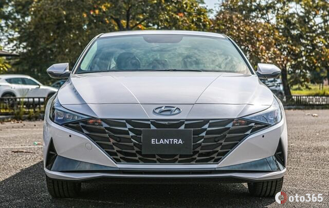 Hyundai-Elantra-the-he-moi-dau-xe