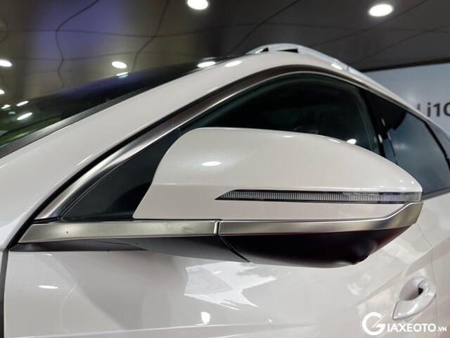guong-chieu-hau-ngoai-xe-hyundai-tucson