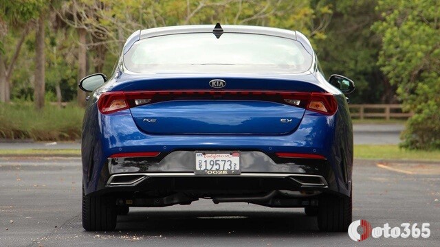 Đuôi xe Kia K5 2026
