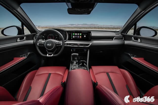 Khoang lái xe Kia K5 2026