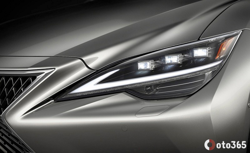 Đèn LED ban ngày trên xe Lexus LS 2023