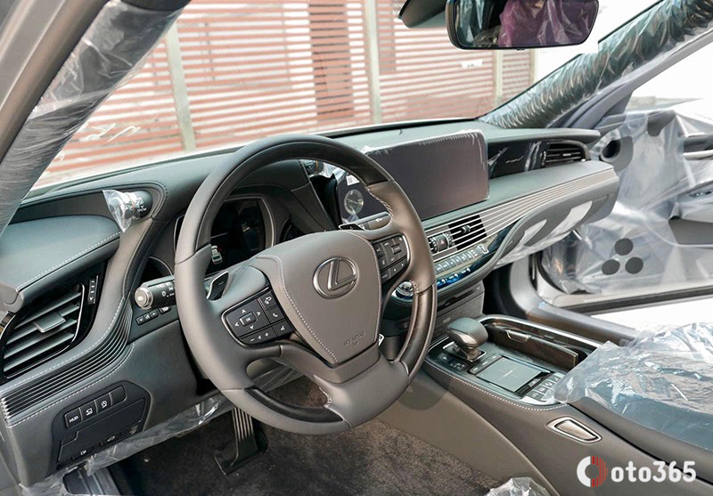 Khoang lái, tiện nghi trên xe Lexus LS 2023