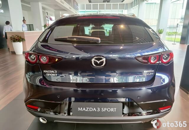 đuôi xe Mazda3 Sport 2024