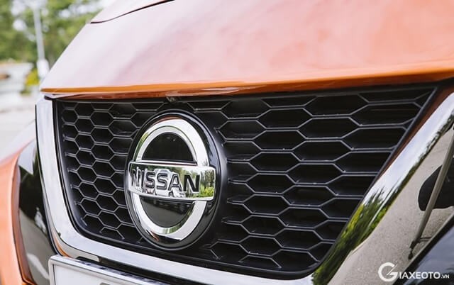 Nissan-Almera-luoi-tan-nhiet