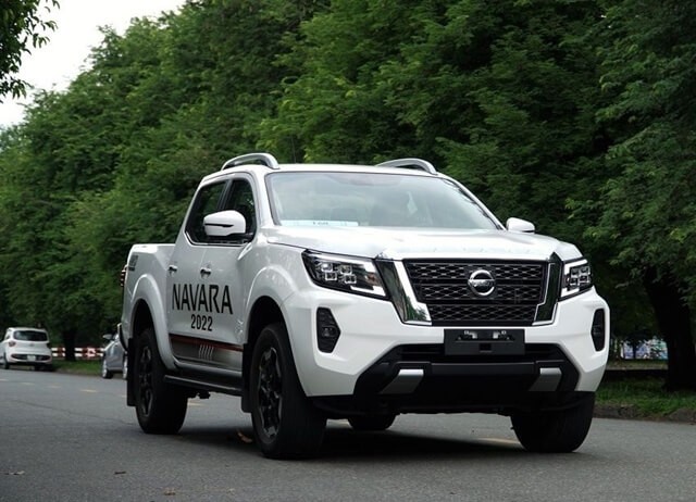 Nissan-Navara-2023-ra-mat