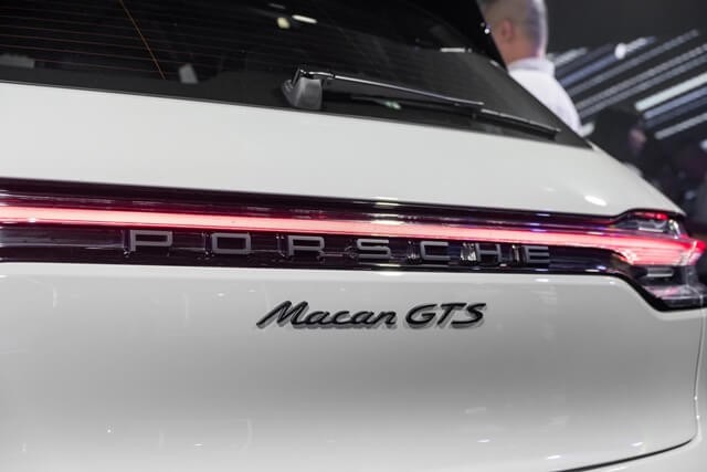 Porsche-Macan-2023-den-ha