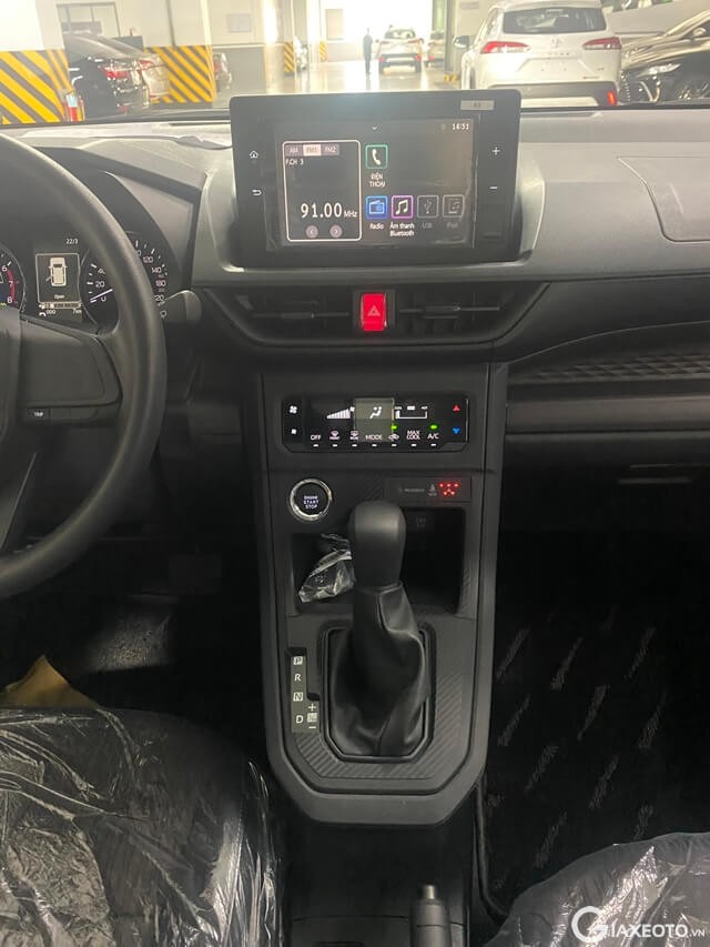 tien-nghi-xe-toyota-avanza-premio