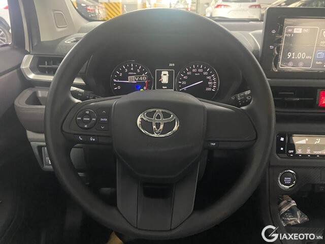vo-lang-xe-toyota-avanza