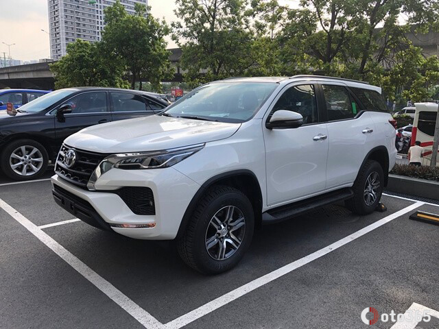 xe toyota fortuner 1