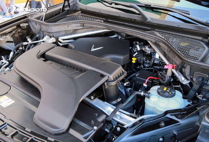 VinFast Lux SA2.0 2023 sử dụng động cơ tăng áp 2.0L tái thiết kế từ động cơ N20 của BMW